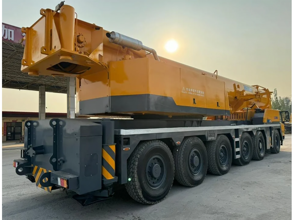 รถเครน XCMG 200 Ton Crane